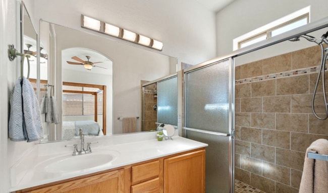 Building Photo - 6971 E Yellowglen Dr