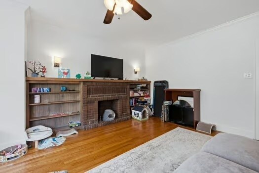 Building Photo - 1411 W Byron St