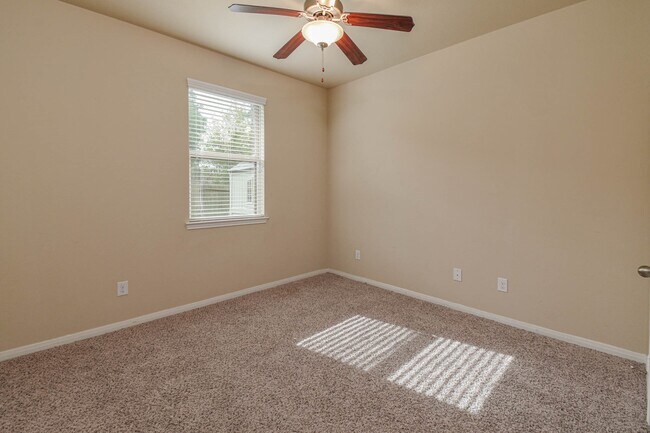 Building Photo - 14149 Isle Royal Ln