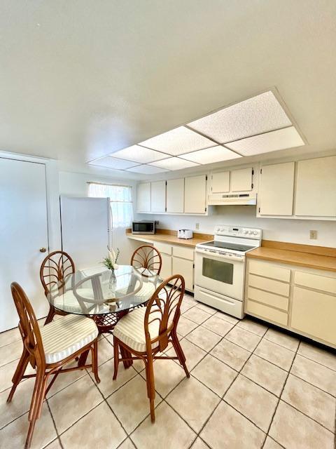 Building Photo - 2465 S Washington Ave