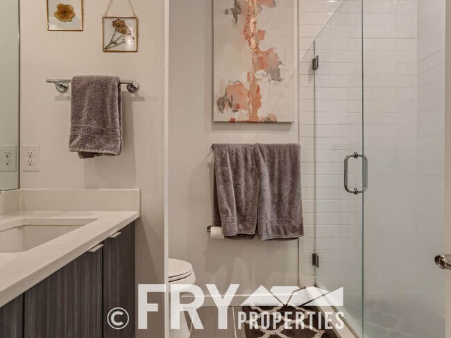 Building Photo - Beautiful townhome in the Sloans Lake Neighborhood.