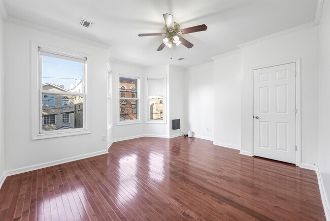 Primary Photo - 89 Leonard St