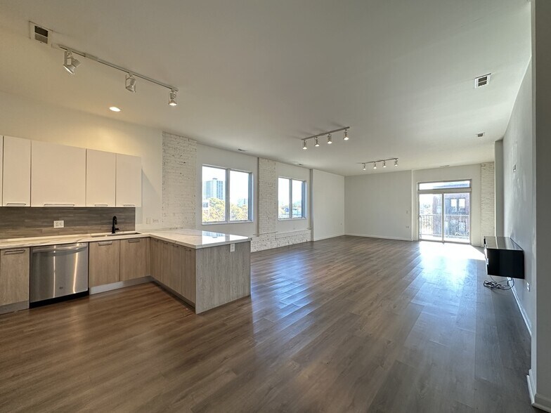 Building Photo - 2550 S Wabash Ave