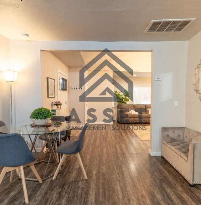 Building Photo - 2-Bed Furnished or Unfurnished The Choice Is Yours!