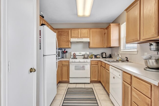 Building Photo - 2400 Pintail Loop