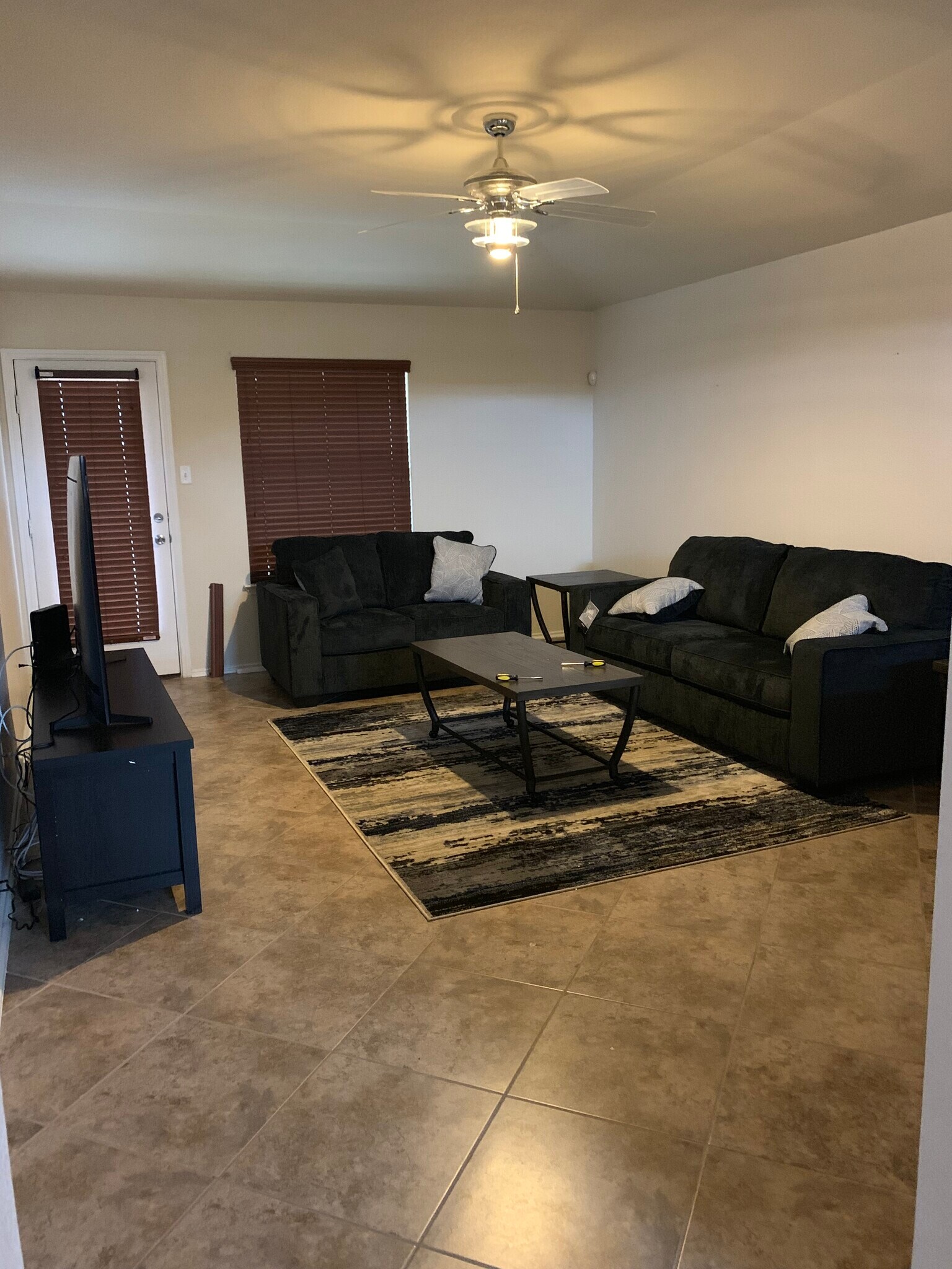 Living room - 4606 Lookout Mountain Ln