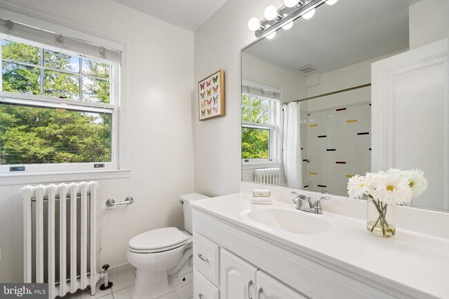 Building Photo - 4008 Rosemary St