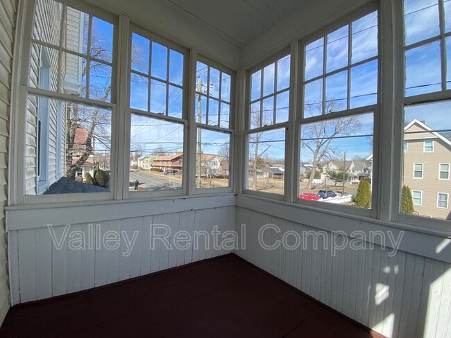 Building Photo - 86 Bridge St