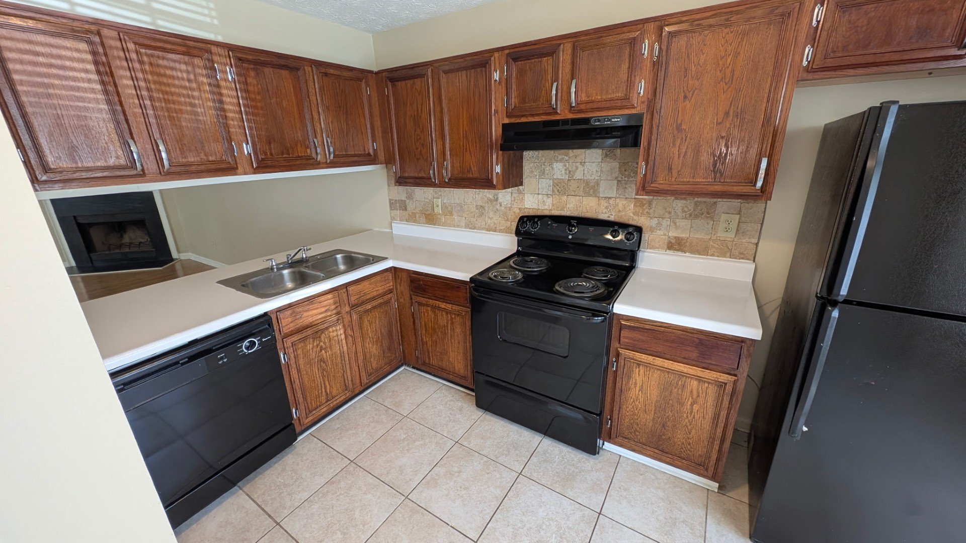 Building Photo - 3909 Meadow Creek Dr