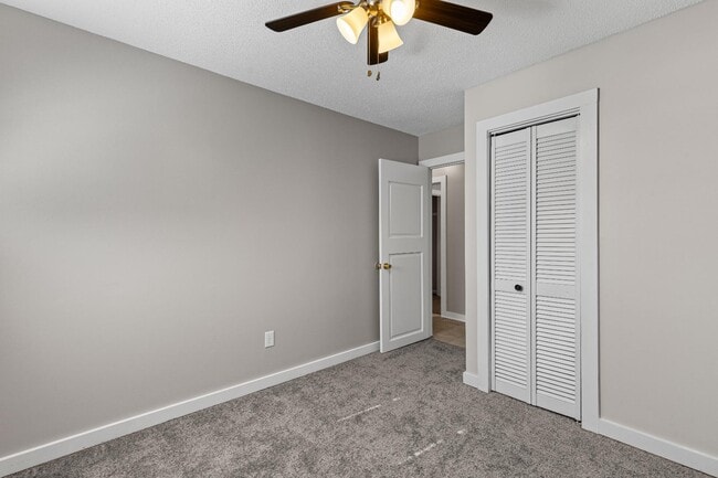 Building Photo - 100 English Rd