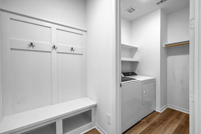 Building Photo - 551 Ruby Bnd Ln