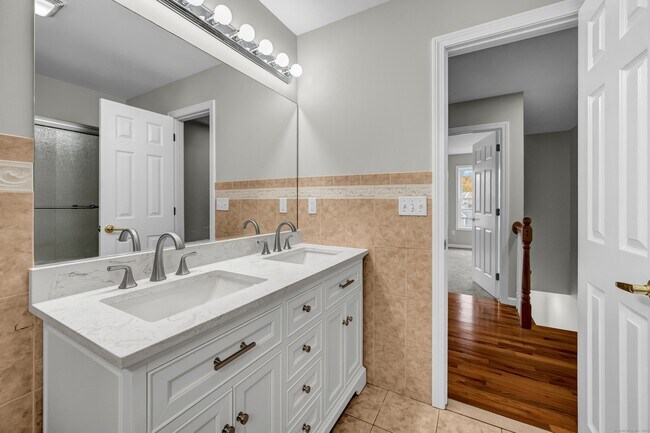 Building Photo - 26 Roger Ave