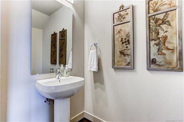 Building Photo - 1133 Metropolitan Ave