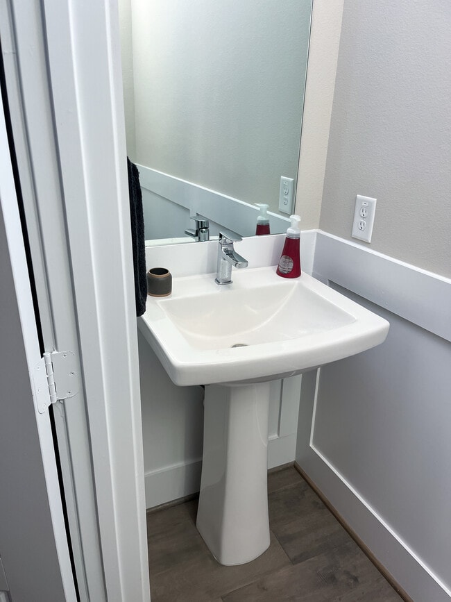 Building Photo - 2643 Fountain Key Blvd