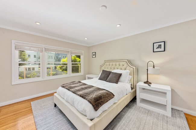 Building Photo - 2255 Beach St