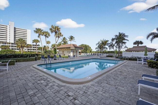 Building Photo - 3400 N Ocean Dr