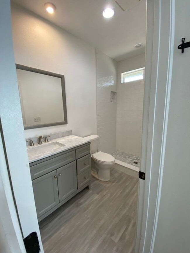 Building Photo - COMING MID-AUGUST Don't miss out on this Charming 3-Bedroom Ranch Home in Crystal Springs – Battl...