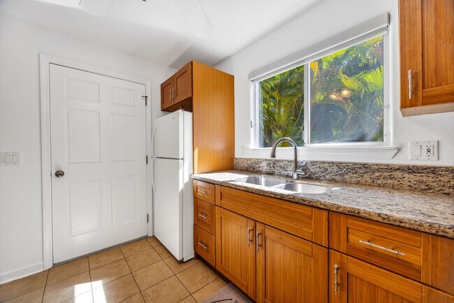 Building Photo - 2641 Moolio Pl