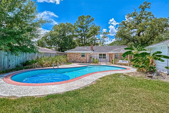 Building Photo - 918 Wycliffe Dr