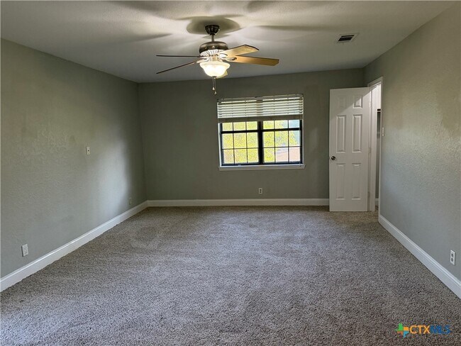 Building Photo - 506 Pecos Trail