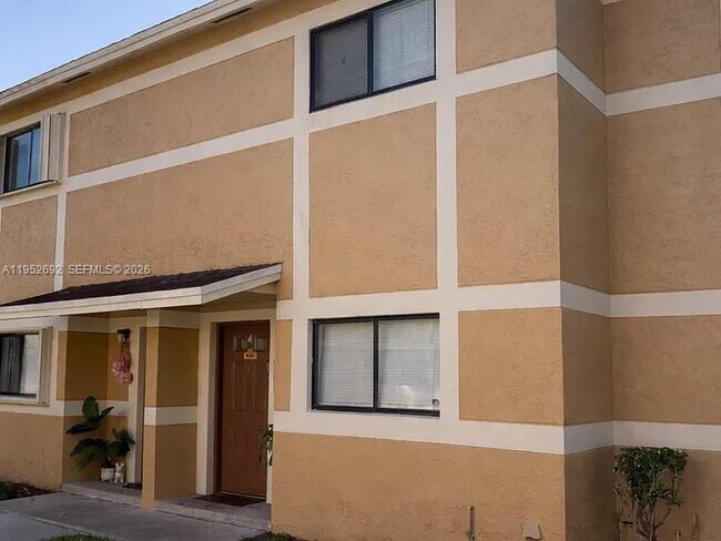 Building Photo - 9457 Palm Cir N