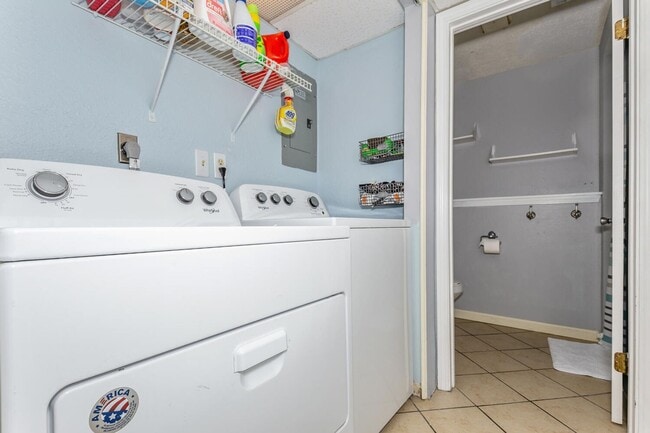 Building Photo - 6842 E Winterberry Cir