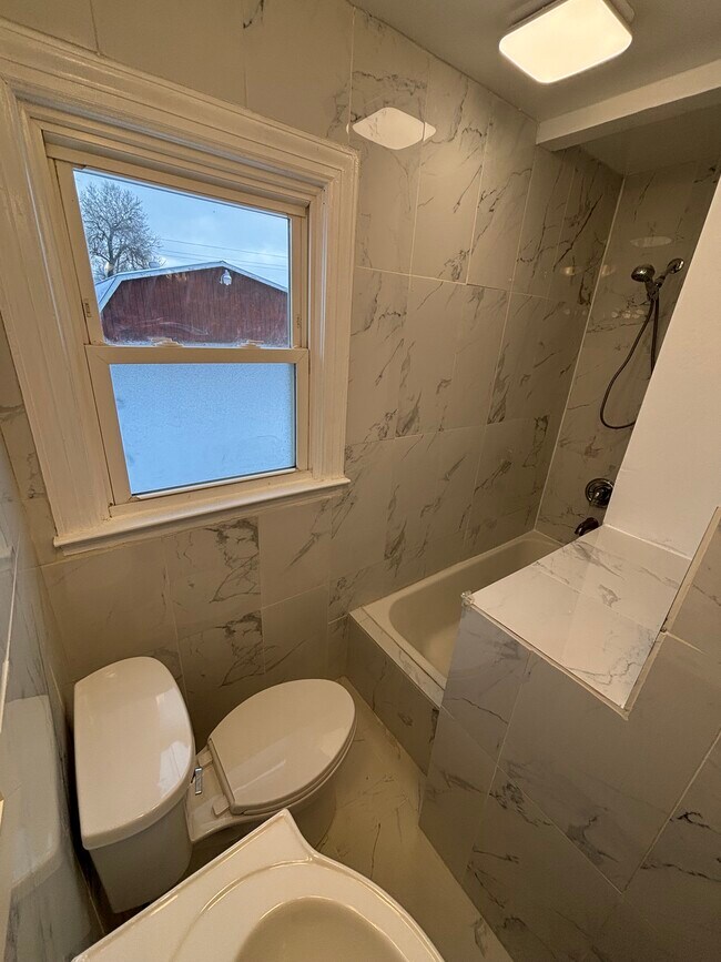 Building Photo - 210 Boston Dr