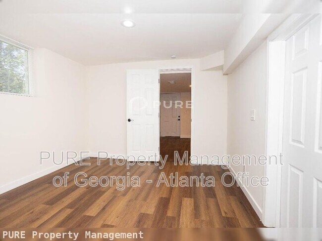 Building Photo - 1138 Gerald Pl SW