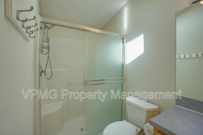 Building Photo - 2115 NW 143rd Cir