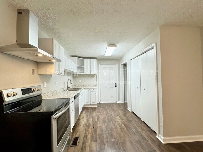 Building Photo - 3835 Mason Dr NW