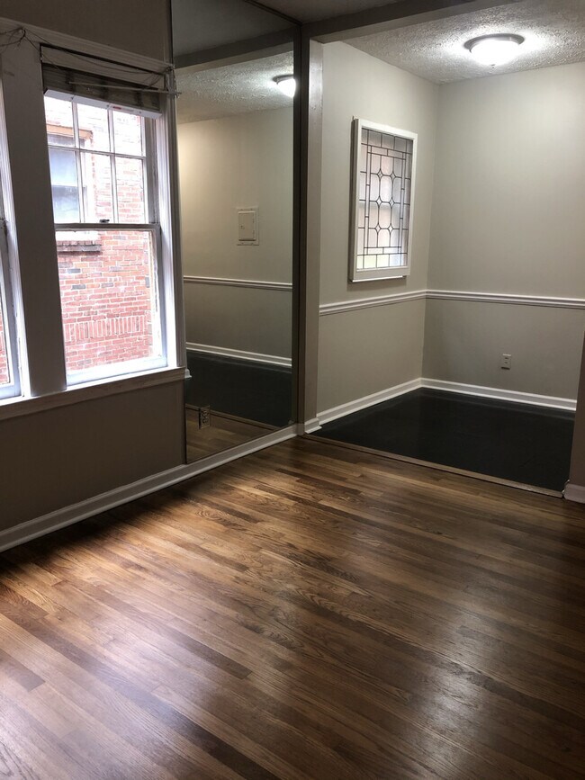 Building Photo - 1100 piedmont ave unit 3