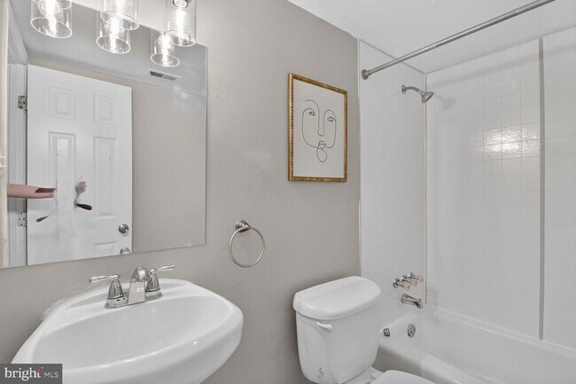 Building Photo - 788 Quince Orchard Blvd