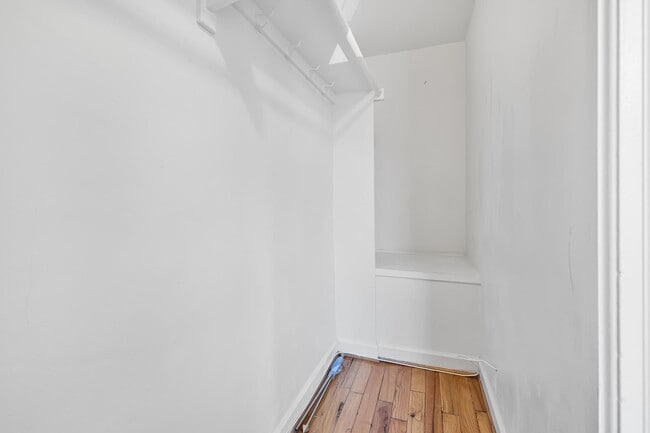 Building Photo - 3011 S Buchanan St