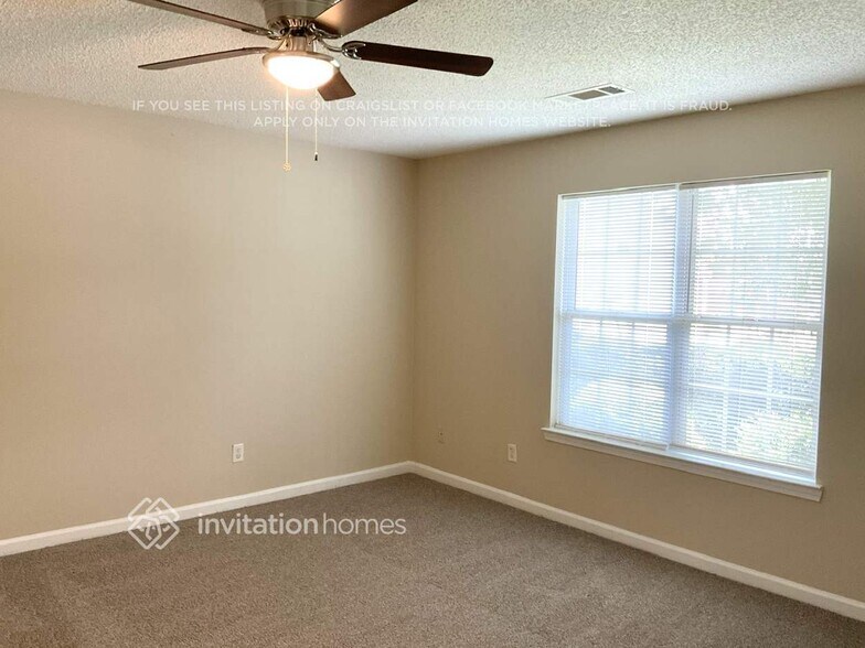 Building Photo - 4072 Olde Glen Cove