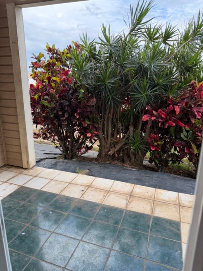 Building Photo - remodled 3 bedroom townhome in Wailuku