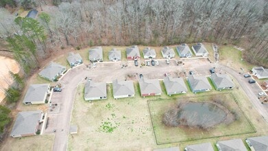 Building Photo - 360 Acadia Lp