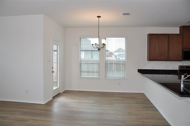 Building Photo - 204 Coastal Wy