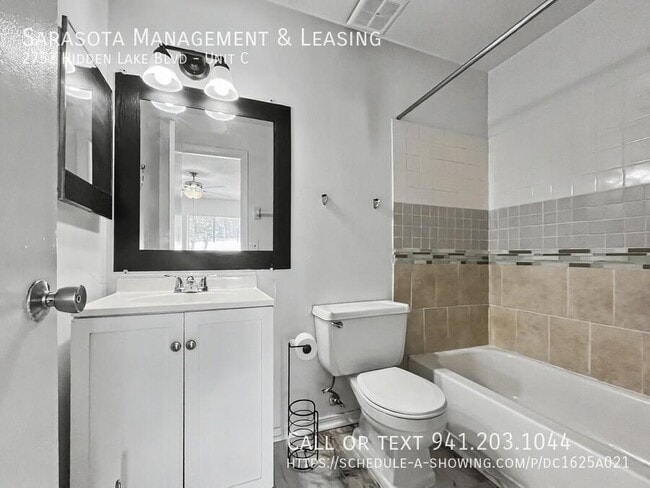 Building Photo - 2752 Hidden Lake Blvd