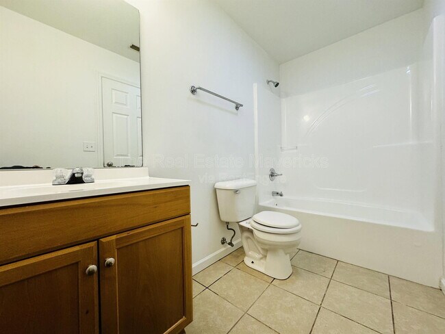 Building Photo - 4609 Kirkland Ave