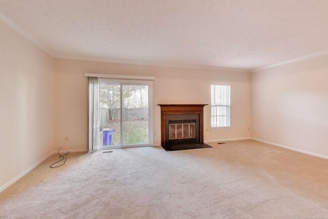 Building Photo - Ellicott City townhome for you!