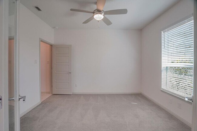 Building Photo - 5616 Monrovia Ln