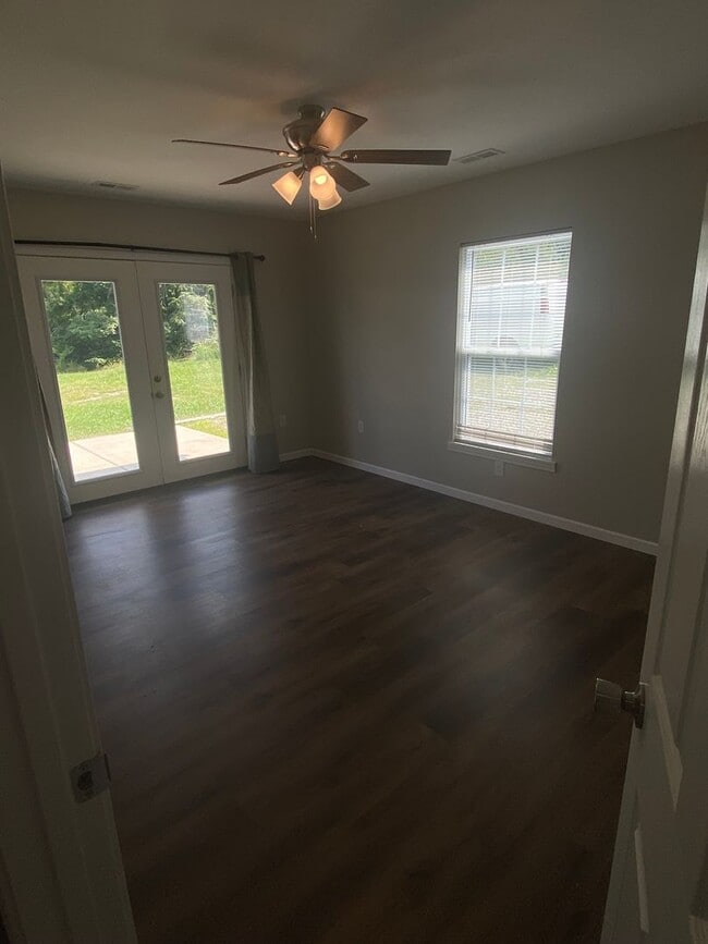 Building Photo - 2-Bed 2-Bath House in Farmington