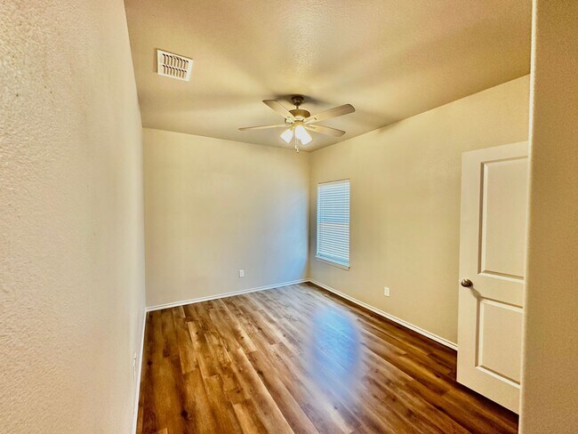Building Photo - 1224 Donald Preston Dr