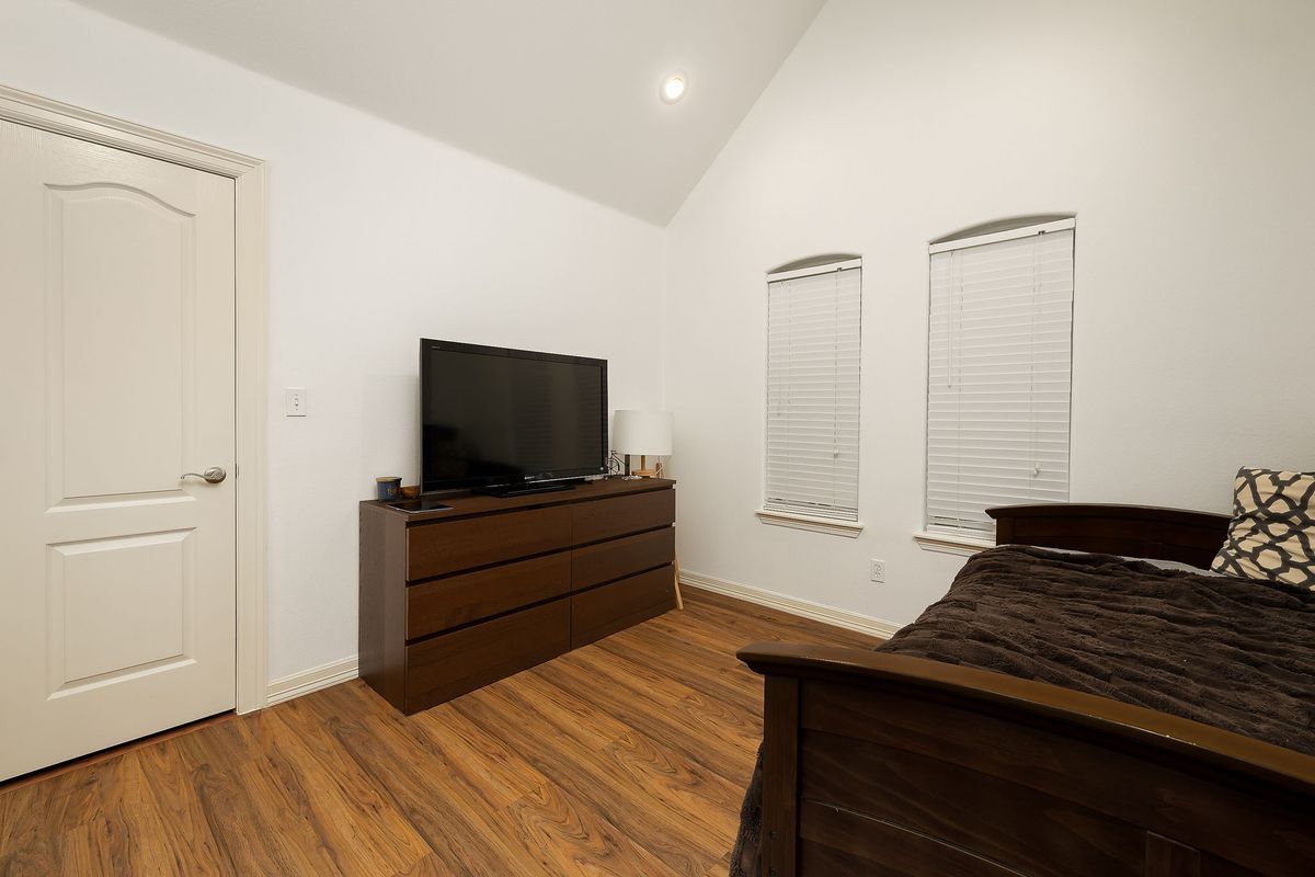 Building Photo - 3301 Santa Olivia St