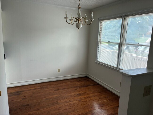 Building Photo - 40 Boardwalk Ln