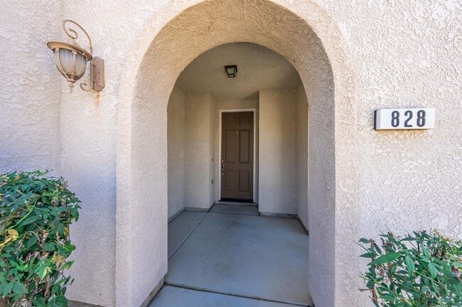 Building Photo - Beautifully Updated North Clovis 3/3