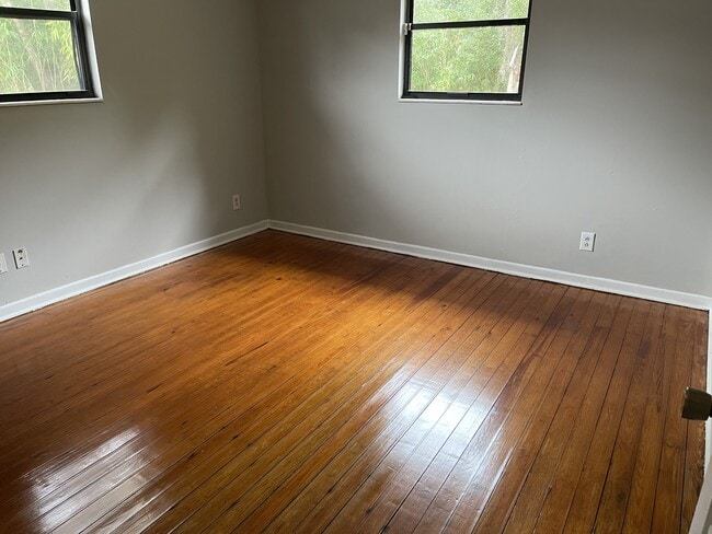 Building Photo - 5457 101st St