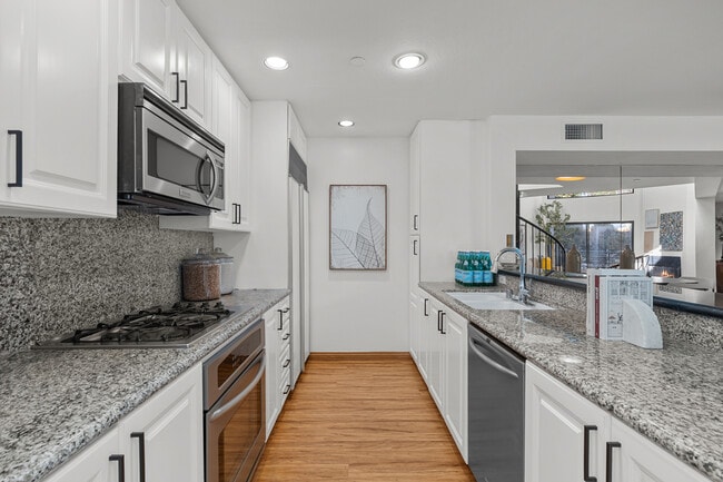 Building Photo - 12000 Goshen Ave