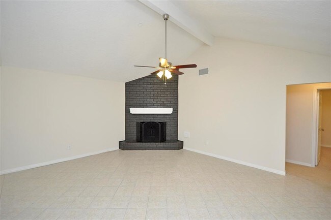 Building Photo - 15631 Fox Springs Dr