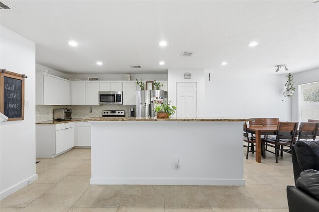 Building Photo - 151 Anise Tree Pl